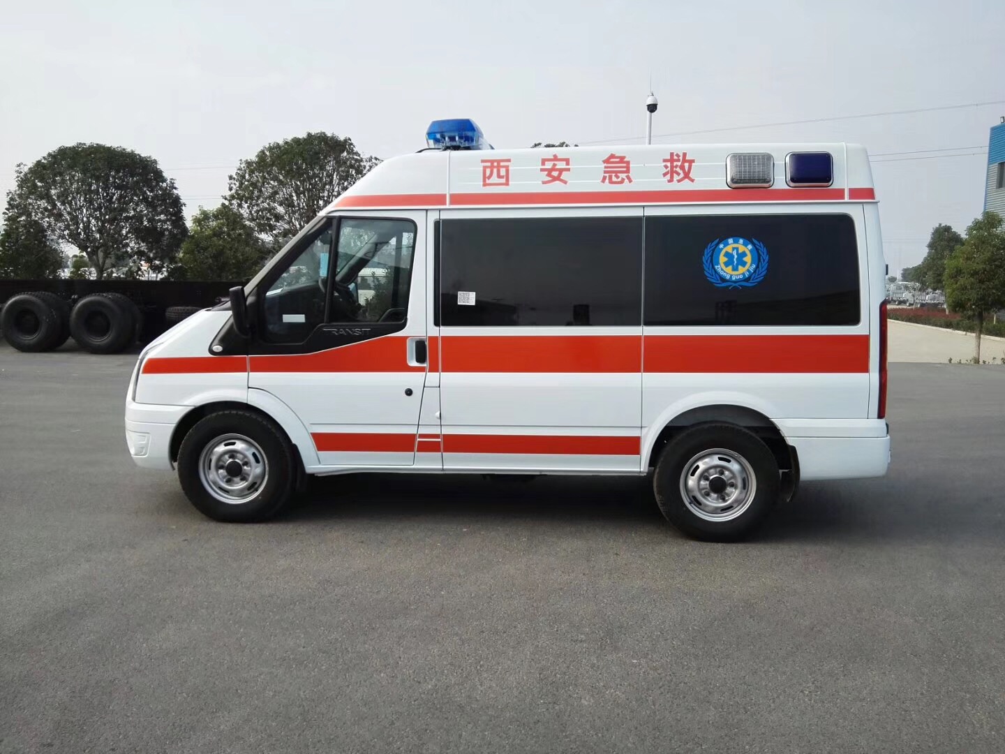 福特新世代V348救護(hù)車(chē)(短軸中頂)圖片3