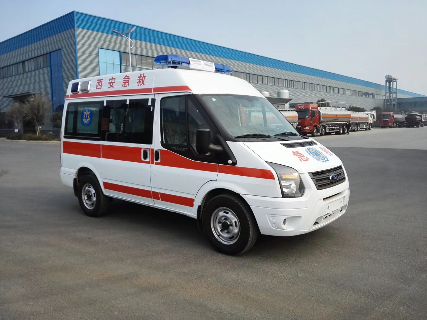 福特新世代V348救護(hù)車(chē)(短軸中頂)圖片2