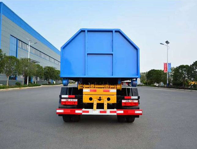 東風(fēng)多利卡國(guó)六車(chē)廂可卸式垃圾車(chē)圖片4