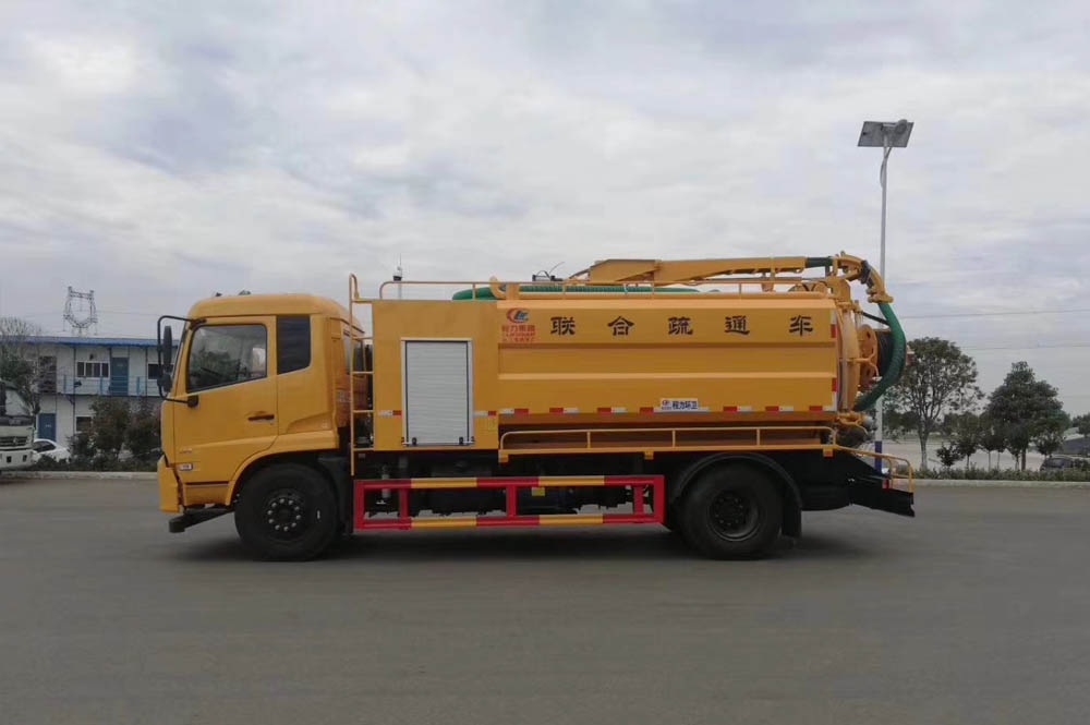 東風(fēng)天錦國(guó)六清洗吸污車圖片2