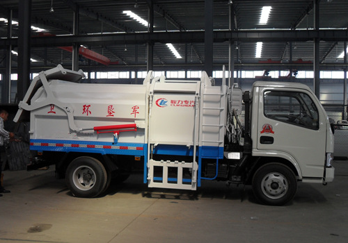 東風銳鈴側(cè)裝壓縮式<a  data-cke-saved-href=http://www.dfxqc.com/lajiche/ href=http://www.dfxqc.com/lajiche/ target=_blank class=infotextkey><a href=http://www.maosuijiuye.cn/ljc target=_blank class=infotextkey>垃圾車</a></a>