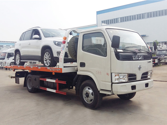 東風(fēng)多利卡藍(lán)牌一拖二平板清障車(chē)圖片3