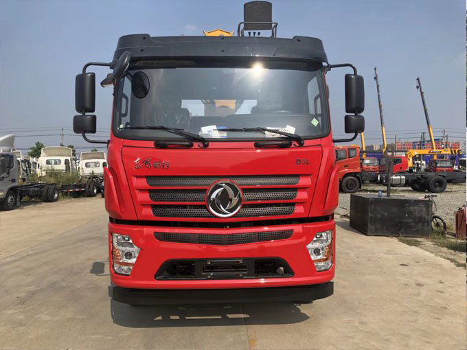 程力8噸吊機(jī)東風(fēng)暢行D3L隨車(chē)吊圖片2